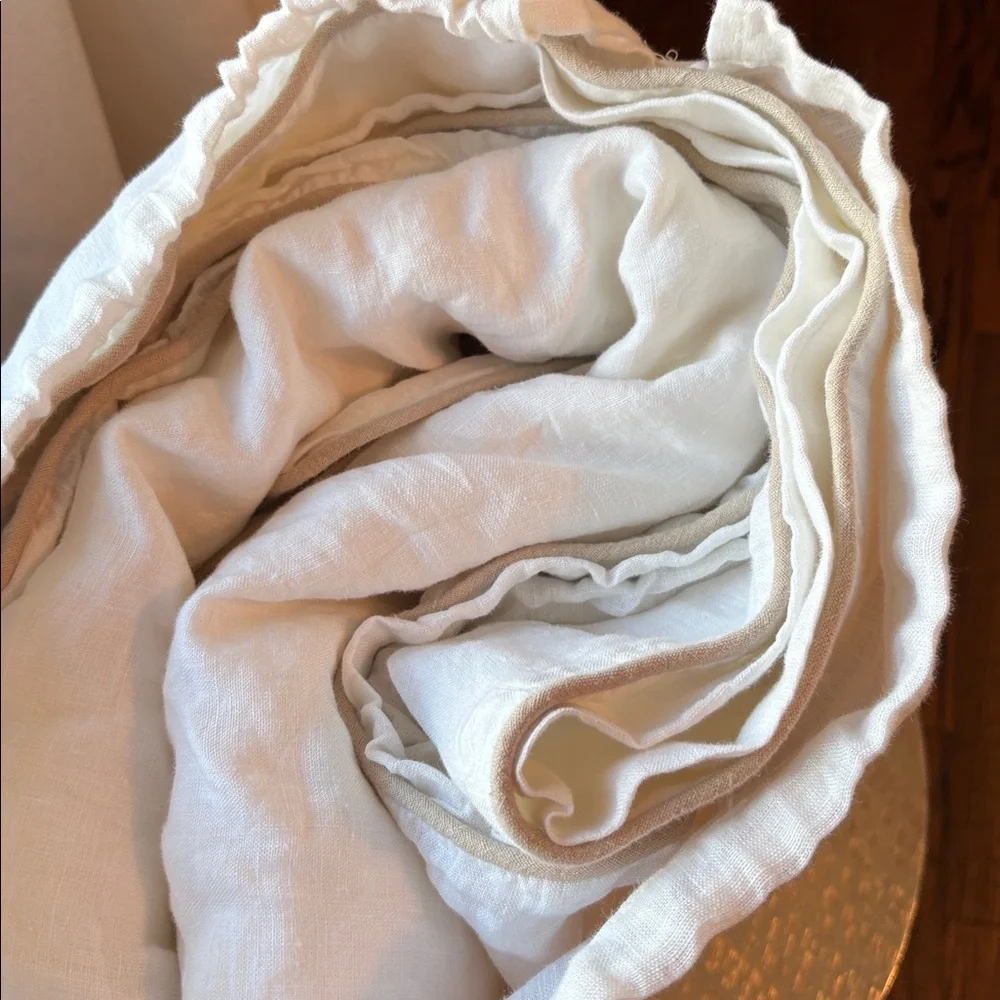 Quince White Cotton Duvet Cover Set with Contrast Piping